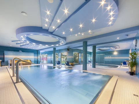 Wellness Orchidea - krytý bazén Wellness Orchidea - krytý bazén